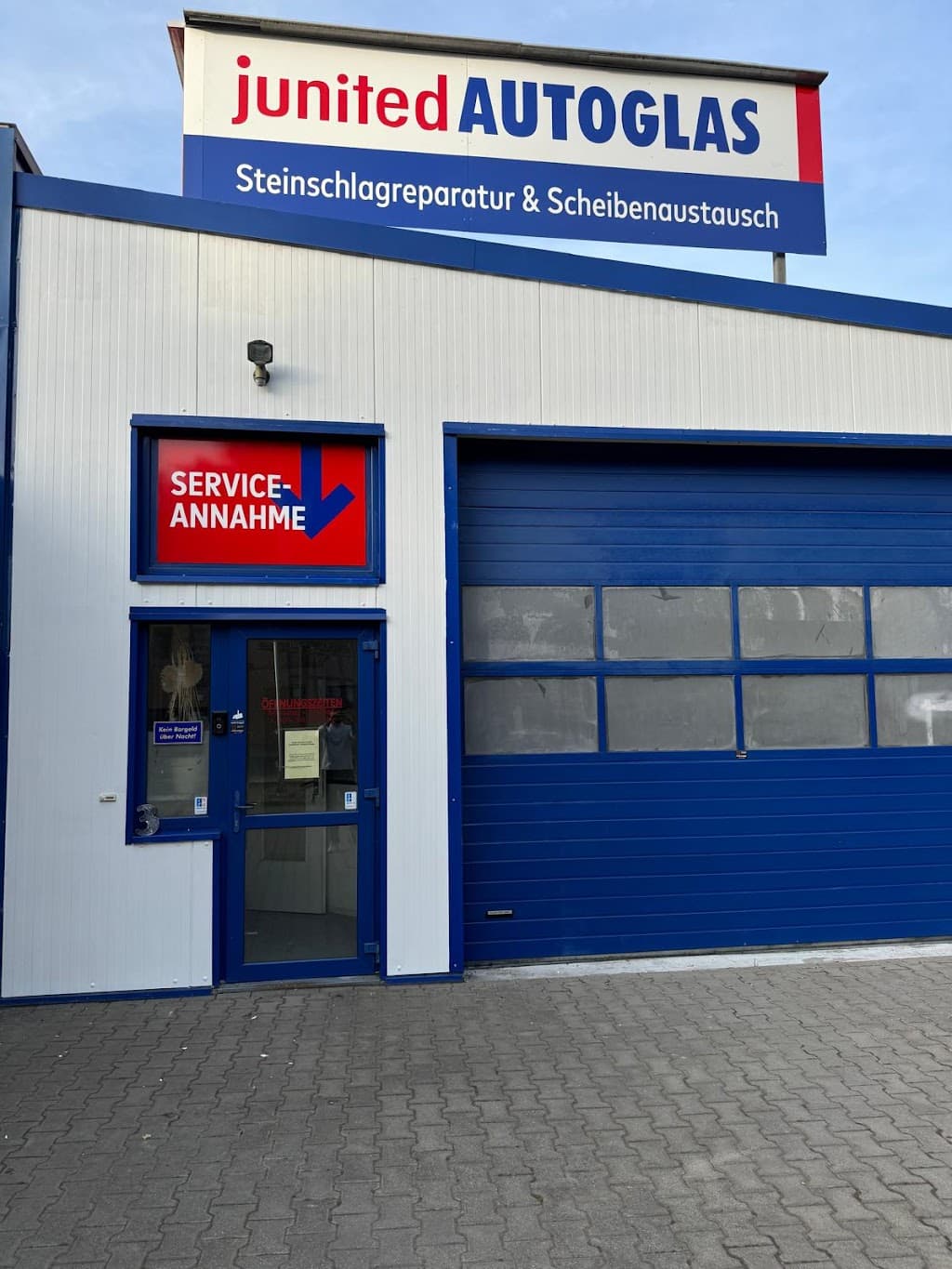 junited AUTOGLAS Berlin-Reinickendorf