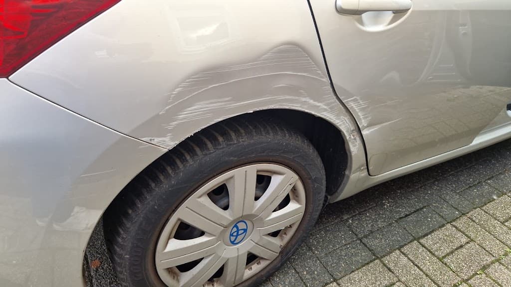 LACKIERTECHNIK FIECH -Meisterfachbetrieb-Autolackiererei