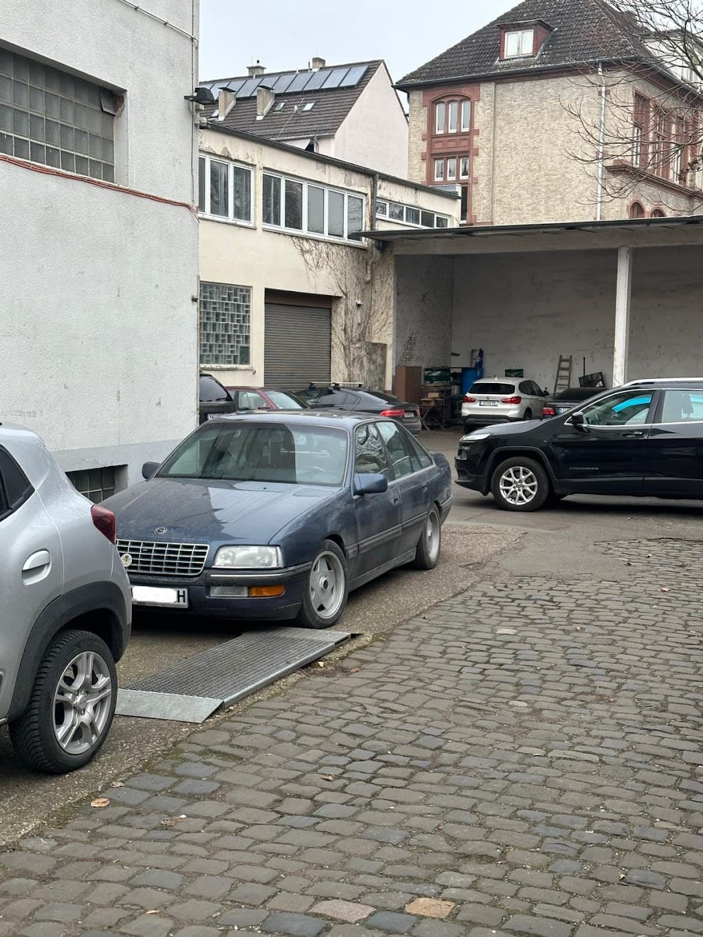 KFZ Werkstatt am Zoo/ Rep.aller Marken, TÜV, Inspektion, KimaService, MercedesService, Karosserie u Lack