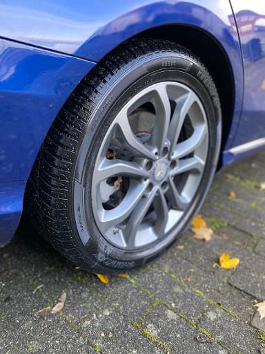 Reifenservice und Mietwerkstatt Mönchengladbach — Kundenfoto