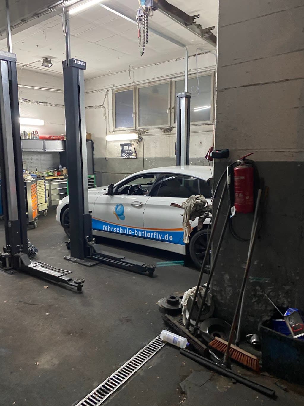Autoprüf & Reparaturwerkstätte Erdem GmbH